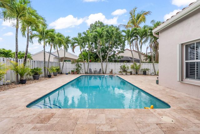 1102 Hickory Way, Weston, FL 33327