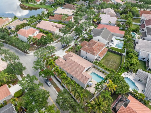 1102 Hickory Way, Weston, FL 33327