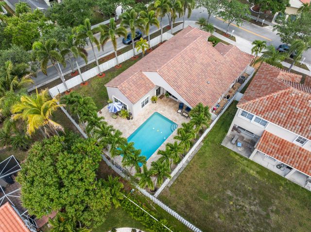 1102 Hickory Way, Weston, FL 33327