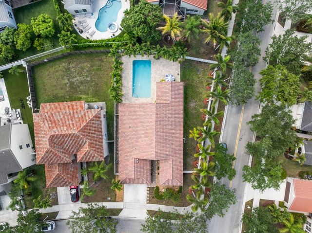 1102 Hickory Way, Weston, FL 33327