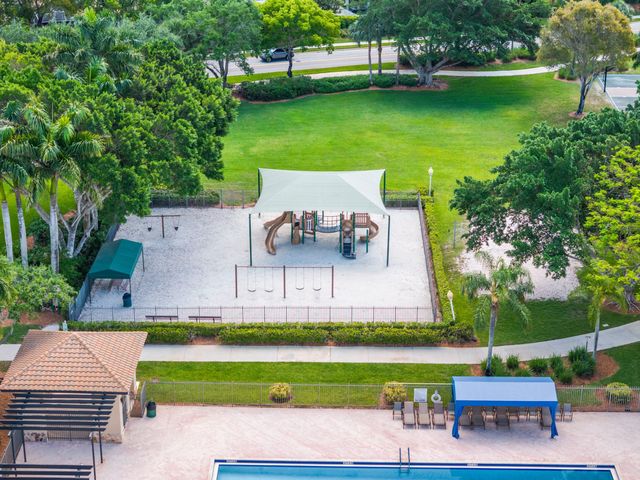 1102 Hickory Way, Weston, FL 33327