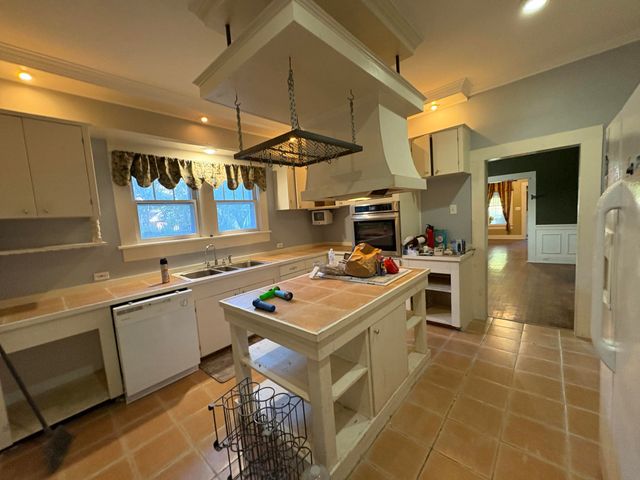 204 5th Ave., Hattiesburg, MS 39401