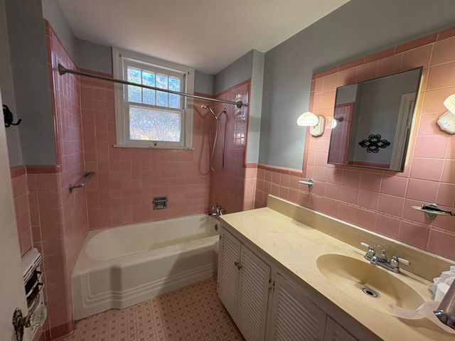 204 5th Ave., Hattiesburg, MS 39401