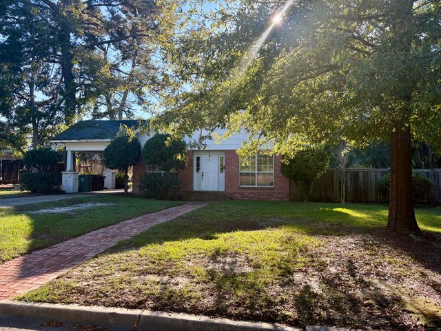 204 5th Ave., Hattiesburg, MS 39401