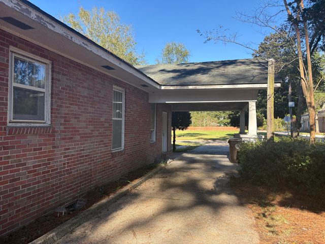204 5th Ave., Hattiesburg, MS 39401