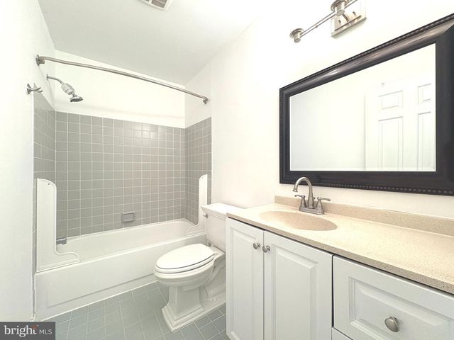 3 HEATHER CT, Newtown, PA 18940