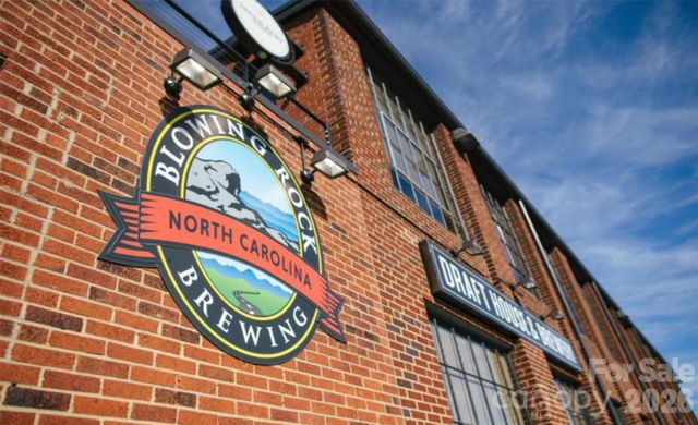 3095-3 15TH Street Drive NE, Hickory, NC 28601