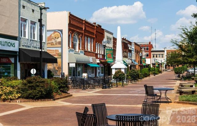 3095-3 15TH Street Drive NE, Hickory, NC 28601