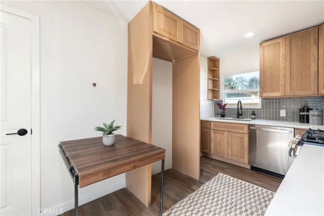 1887 Saint Louis Avenue, Signal Hill, CA 90755