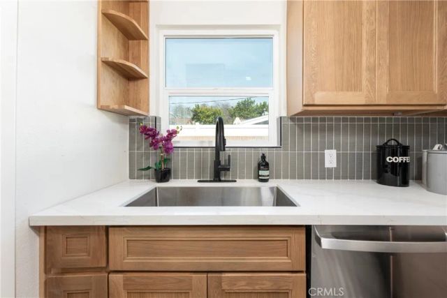 1887 Saint Louis Avenue, Signal Hill, CA 90755