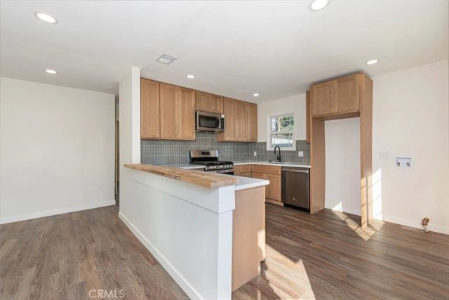 1887 Saint Louis Avenue, Signal Hill, CA 90755