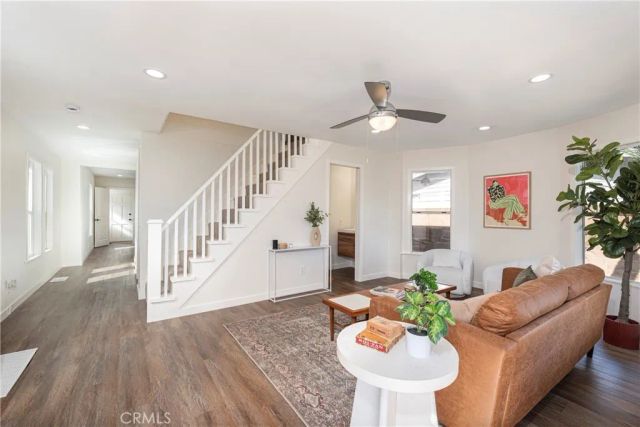 1887 Saint Louis Avenue, Signal Hill, CA 90755