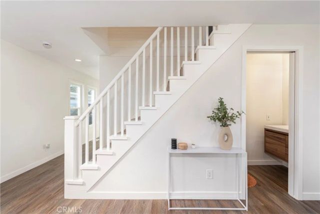 1887 Saint Louis Avenue, Signal Hill, CA 90755