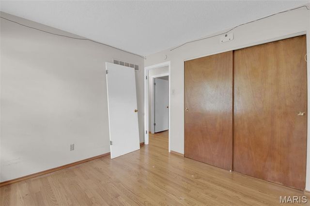 2325 Thunderbird Avenue, Florissant, MO 63033