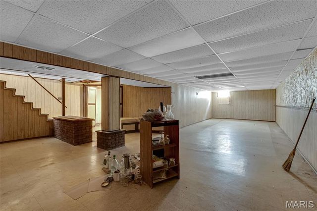 2325 Thunderbird Avenue, Florissant, MO 63033