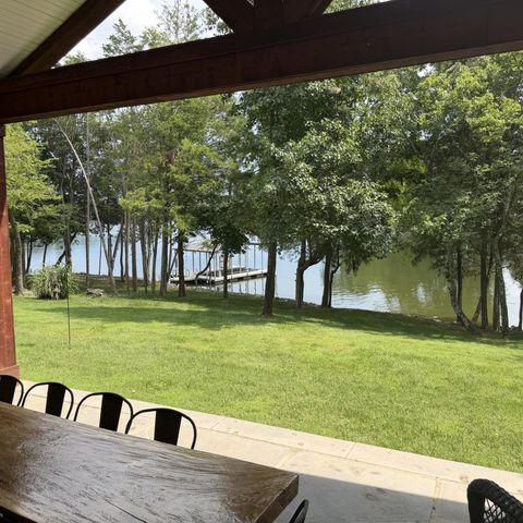 150 Grassland Dr, Gallatin, TN 37066