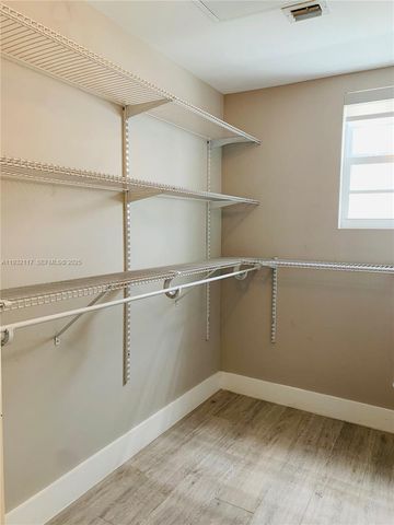 1100 10th St 20, Miami Beach, FL 33139