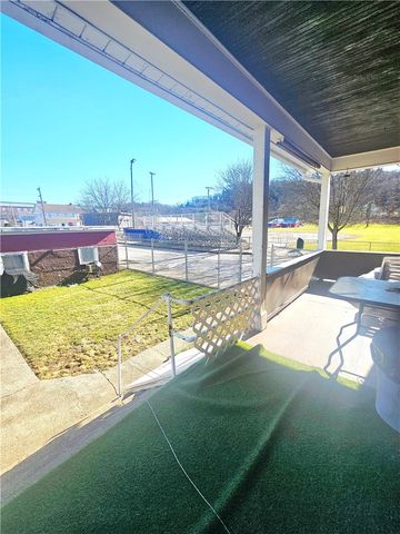118 S 12th Street, Jeannette, PA 15644