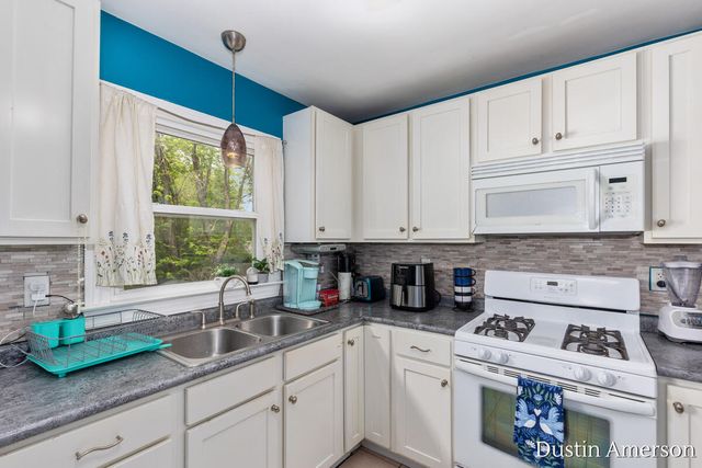 1411 Lewison Avenue, Grand Rapids, MI 49505