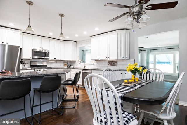 301 ROBERTS AVE, Bellmawr, NJ 08031