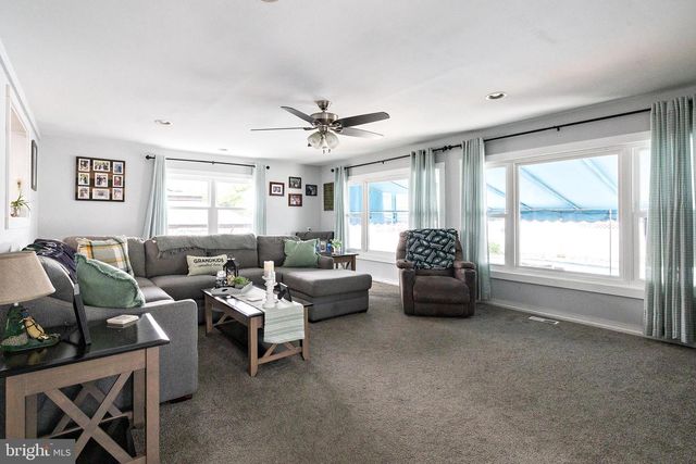 301 ROBERTS AVE, Bellmawr, NJ 08031