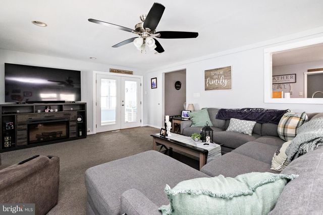 301 ROBERTS AVE, Bellmawr, NJ 08031