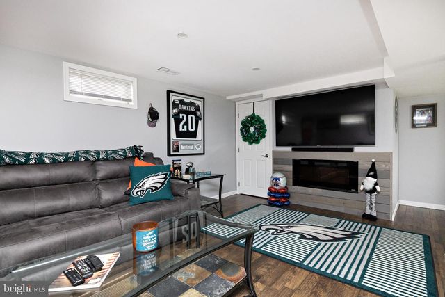 301 ROBERTS AVE, Bellmawr, NJ 08031