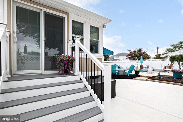 301 ROBERTS AVE, Bellmawr, NJ 08031