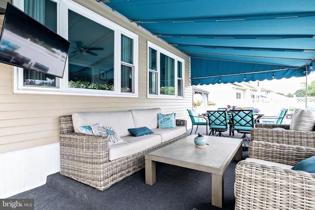 301 ROBERTS AVE, Bellmawr, NJ 08031