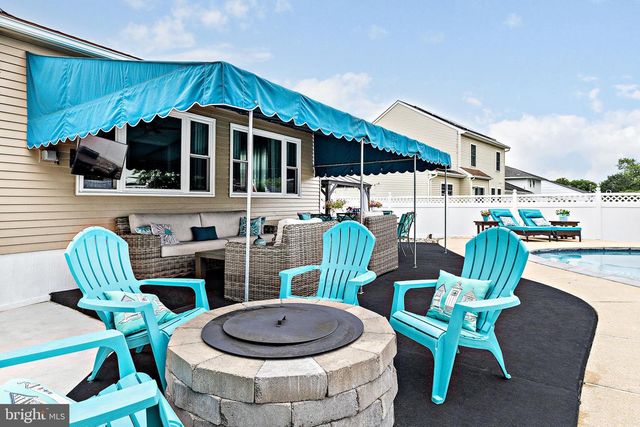 301 ROBERTS AVE, Bellmawr, NJ 08031