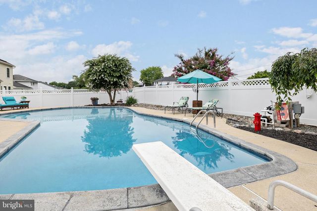 301 ROBERTS AVE, Bellmawr, NJ 08031