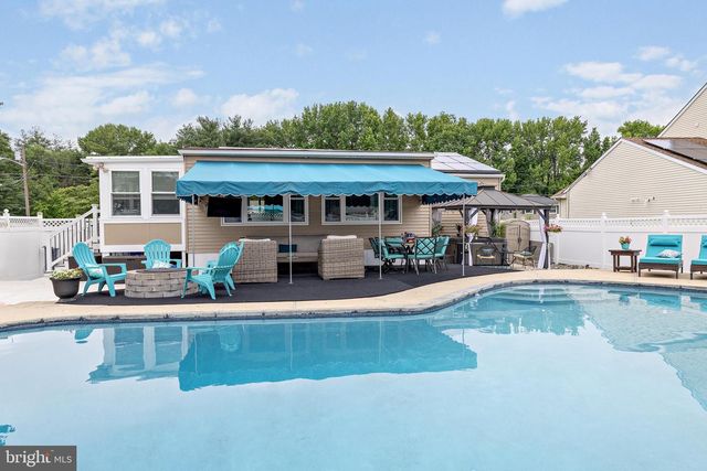 301 ROBERTS AVE, Bellmawr, NJ 08031