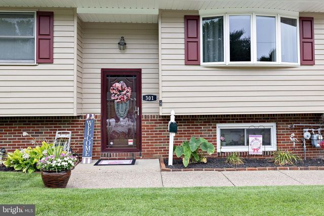 301 ROBERTS AVE, Bellmawr, NJ 08031