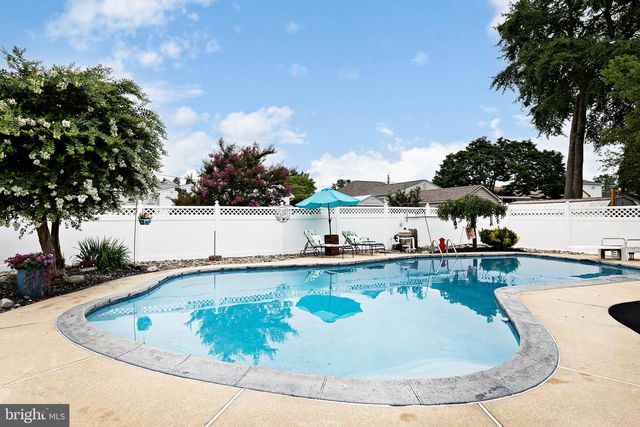 301 ROBERTS AVE, Bellmawr, NJ 08031