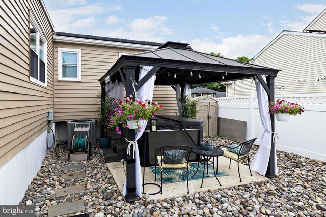 301 ROBERTS AVE, Bellmawr, NJ 08031