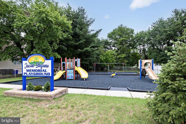 301 ROBERTS AVE, Bellmawr, NJ 08031