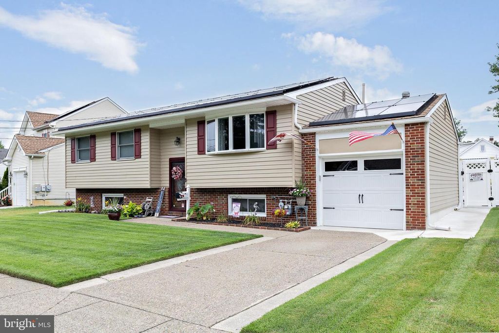 301 ROBERTS AVE, Bellmawr, NJ 08031
