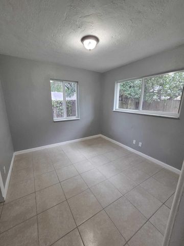 5720 Cleveland Street, Hollywood, FL 33021