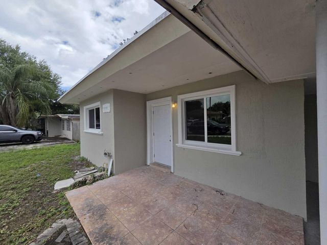5720 Cleveland Street, Hollywood, FL 33021