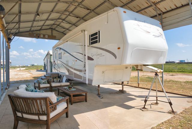 200 County Road 201, Sargent, TX 77414