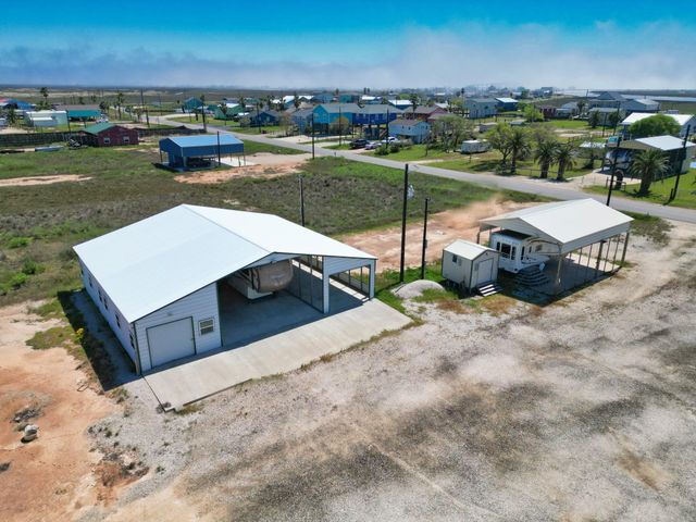 200 County Road 201, Sargent, TX 77414