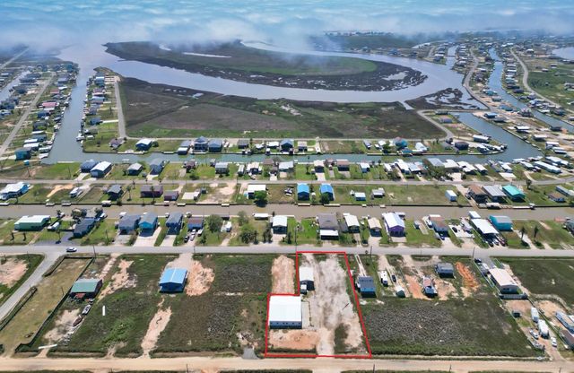 200 County Road 201, Sargent, TX 77414