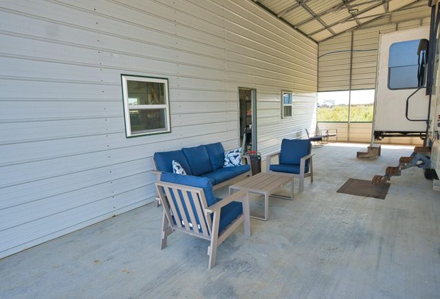 200 County Road 201, Sargent, TX 77414