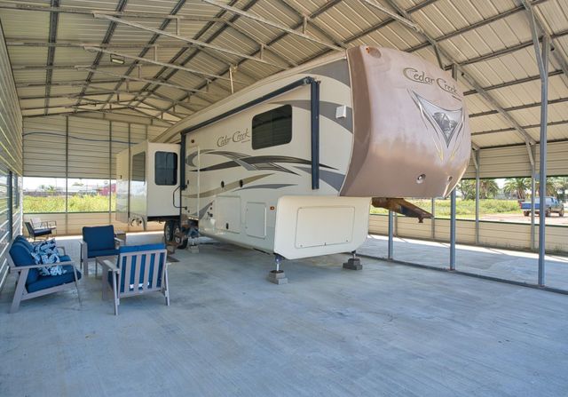 200 County Road 201, Sargent, TX 77414