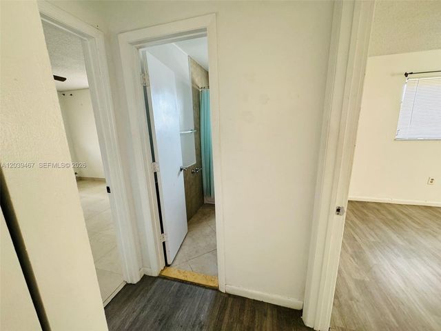 215 NW 35th Avenue up, Miami, FL 33125