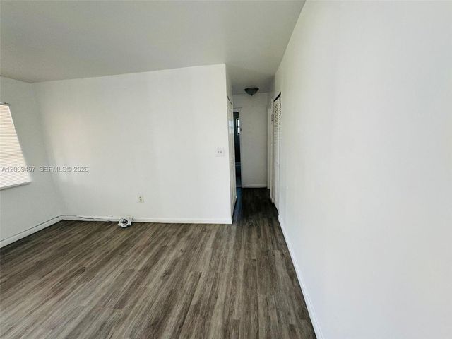 215 NW 35th Avenue up, Miami, FL 33125