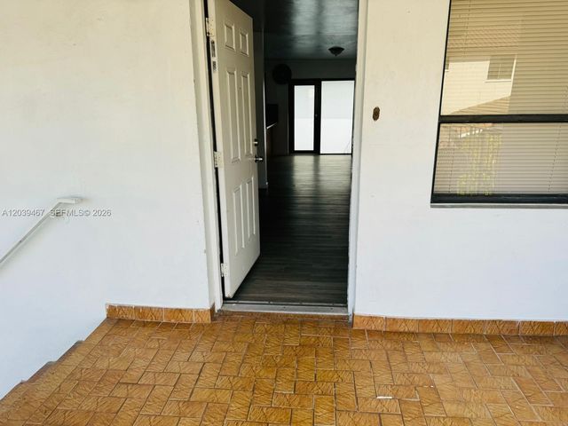 215 NW 35th Avenue up, Miami, FL 33125