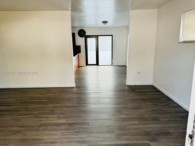 215 NW 35th Avenue up, Miami, FL 33125