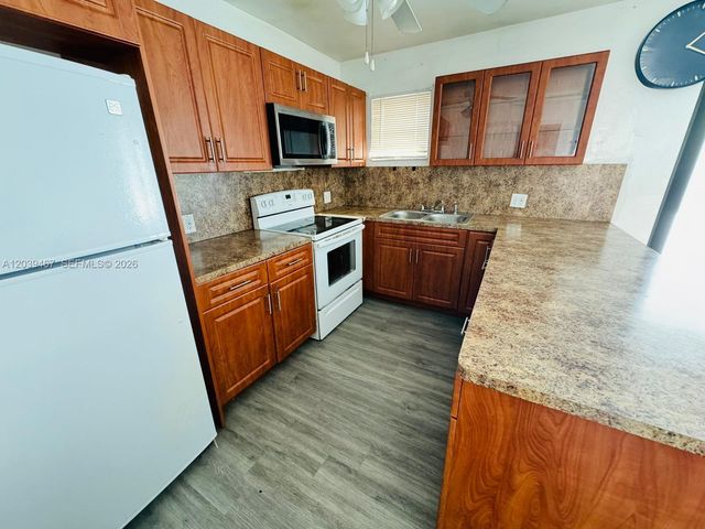 215 NW 35th Avenue up, Miami, FL 33125