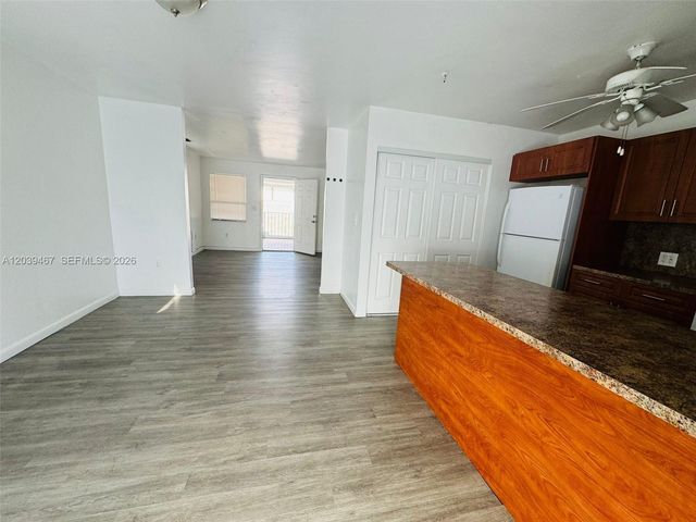215 NW 35th Avenue up, Miami, FL 33125